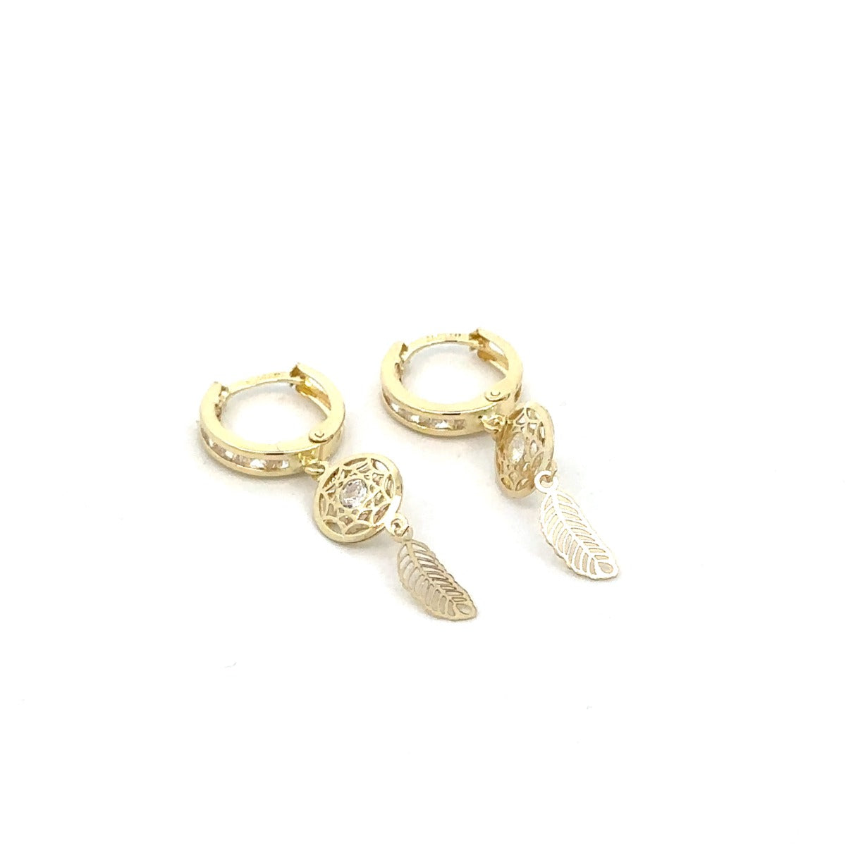 10KY CZ HUGGIE WITH DANGLING FEATHER