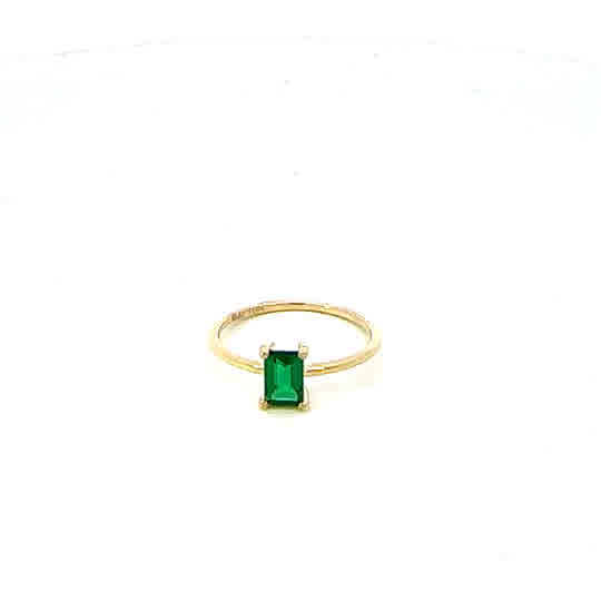 10KY EMERALD CUT RING